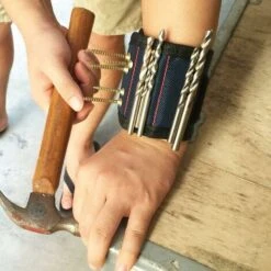 Déstockage Bracelet Magnétique, 10 Puissants Aimants Forts Magnet Arm Band Pour Les Vis De Maintien, Rondelles, Ciseaux, Petits Outils, Trépans De Forage, Le Meilleur Outil Cadeau Pour Bricoleur Craf -Stanleyfaco Magasin 69250553 5