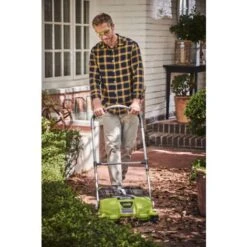 BricolageOutillageOutillage électroportatifBatterie Multi OutilsRyobi One Plus RYOBI R18SW3 - 0 - Balayeuse Motorisée 18 Volts ONE+ -Stanleyfaco Magasin 86532465 3